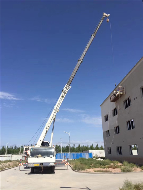 汉中市“轻装强干”—— 吊车的 “轻量化臂架” 技术