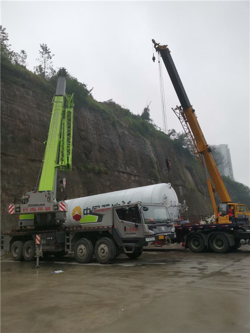 汉中市“不怕风雨冻”—— 吊车的 “恶劣环境适应” 技术